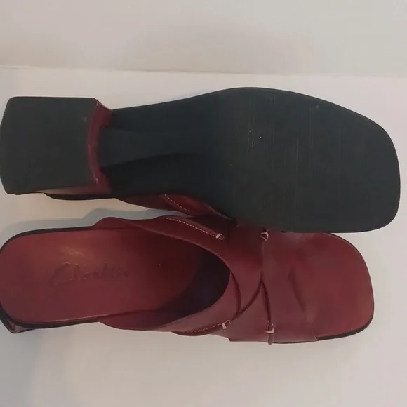Clarks Vintage Red Leather Sandals SZ.9.5. Criss Cross Design. EUC! - Picture 2 of 10
